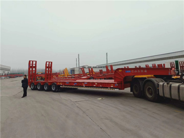 低平板半挂车