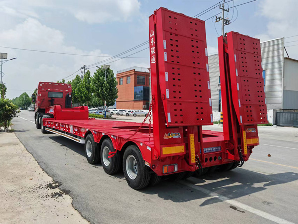 低平板半挂车