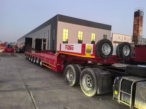 出口国外版，8轴低平板，空气悬架带提升，带加宽，折叠液压爬梯，